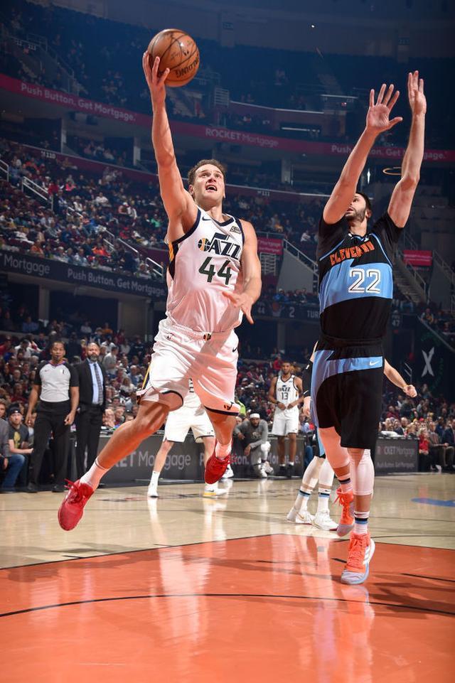 开云官网转折点！犹他爵士调整名单；全明星赛国际比赛日攻防权衡；球迷炸锅；数据趋势出现新变化的简单介绍