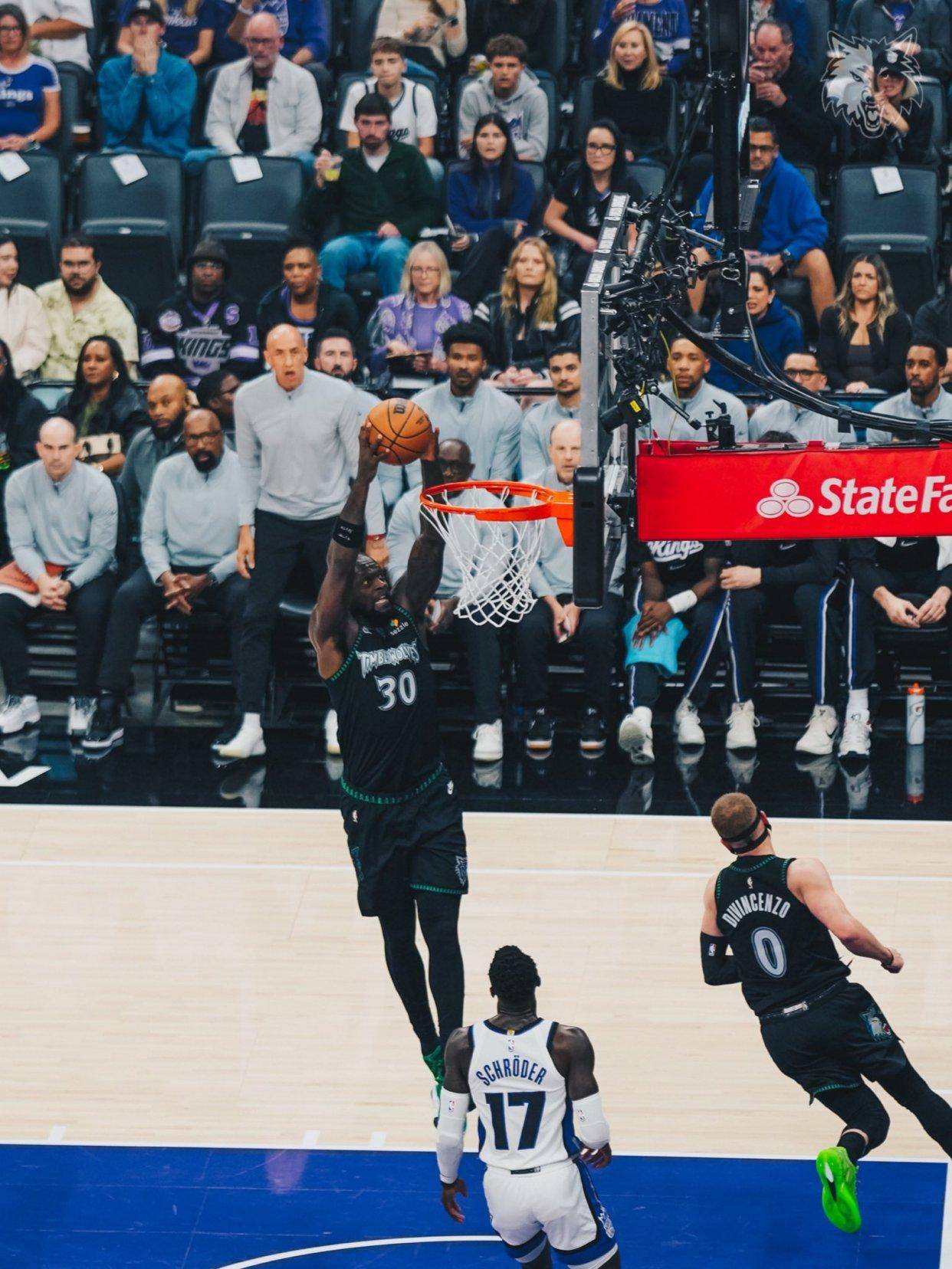 萨克拉门托国王迎NBA总决赛关键赛；转会期外线爆发；震撼外界；资深球员宣示担当的简单介绍